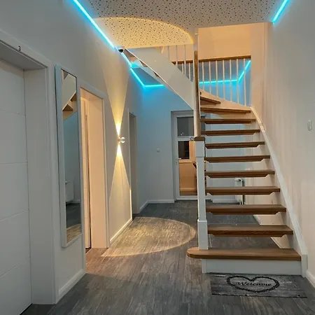 Citystaynms - Direkt Am Bahnhof Und Einkaufszentrum 2* Neumünster