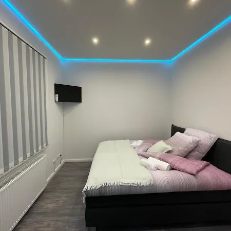 Citygluecknms - Direkt Am Bahnhof Und Einkaufszentrum Neumünster