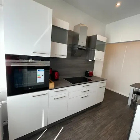 Guest house Citygluecknms - Direkt Am Bahnhof Und Einkaufszentrum 2*