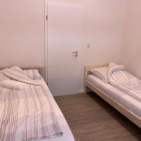 Guest house Citygluecknms - Direkt Am Bahnhof Und Einkaufszentrum 2*